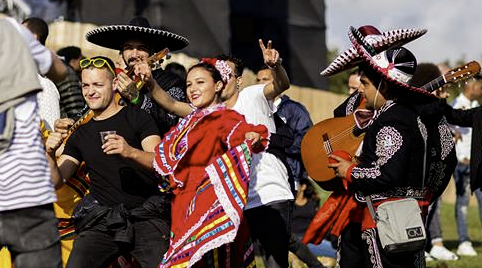 Dans met prachtige Mexicaanse rokken