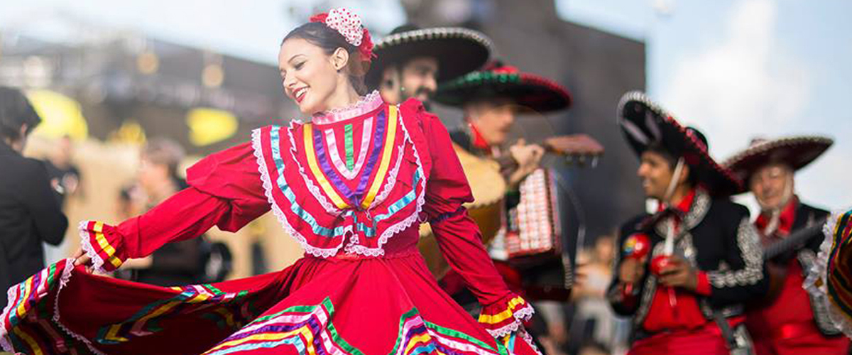 Mexicaanse muziek en een dansshow